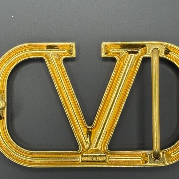 Authentic Valentino Garavani V-Logo Buckle - For 40mm Belt - Hammered Finish - Picture 3 of 5